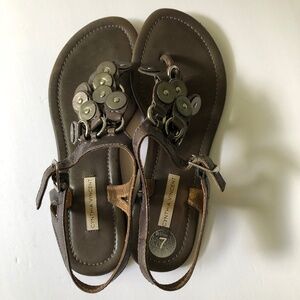 Cynthia Vincent Grey sandals, size 7